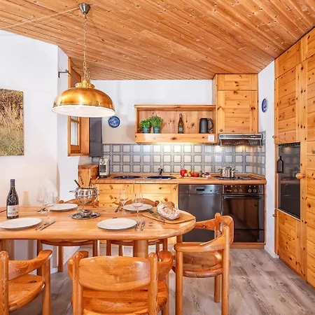 Schweizerhof Ferienwohnungen Lenzerheide Haus 1