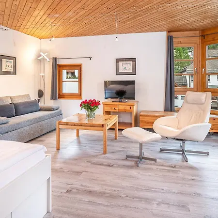 Schweizerhof Ferienwohnungen Lenzerheide Haus 1 *