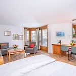 Schweizerhof 1 Apartment Lenzerheide