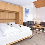 Schweizerhof 1 Apartment